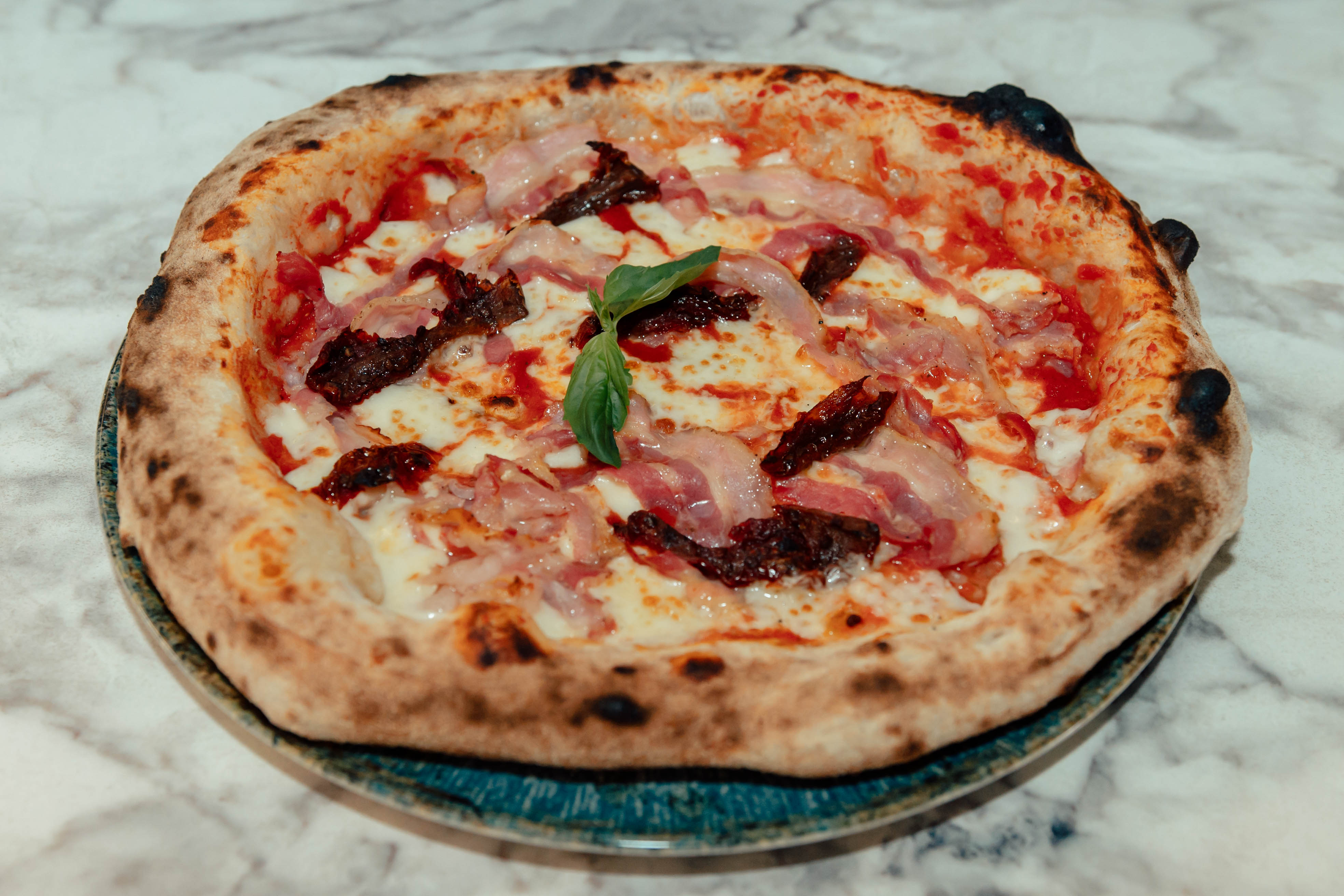 Pizza NEO Pancetta e Pomodori